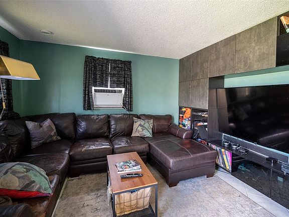 5th image of 300 82nd Ave N