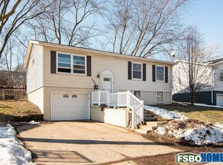 2255 Graham Cir, Dubuque, IA 52002