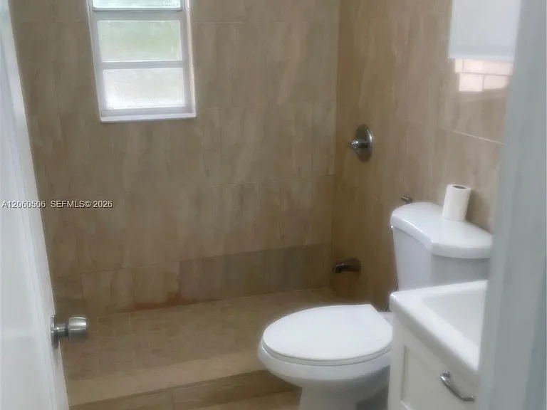 3430 SW 10th St #3 — Photo 25