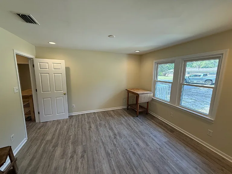 5011 Highcrest Dr — Photo 9