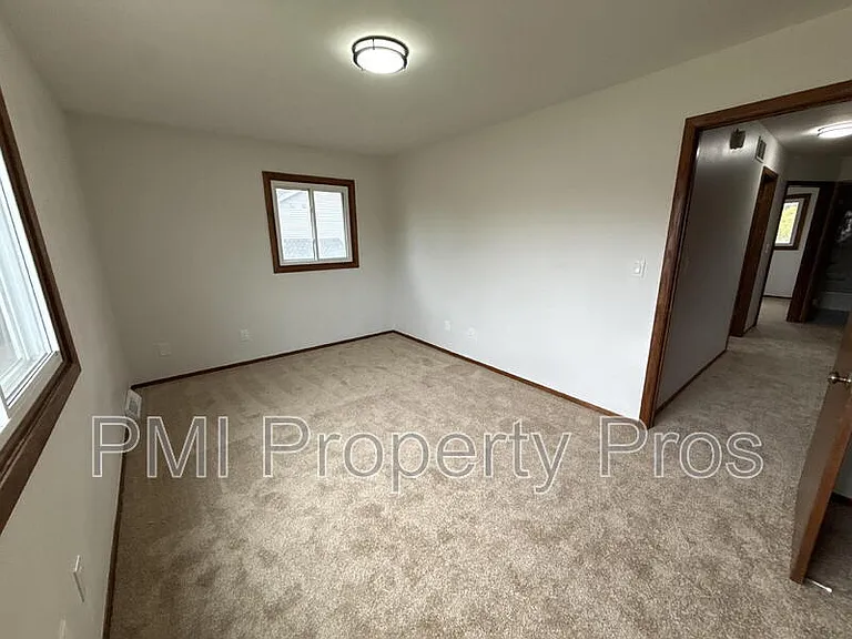 8148 S 88th St — Photo 26