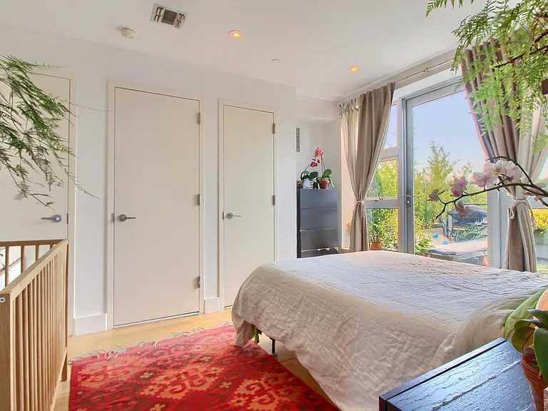 225 Maujer St #PHB — Photo 9