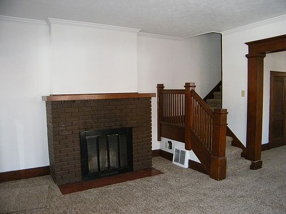 3rd image of 115 S Vine St