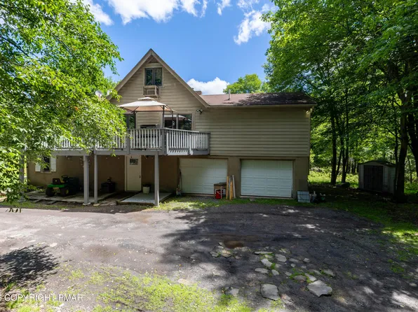 230 Ash Dr, Pocono Summit, PA 18334