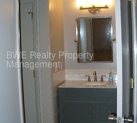 5th image of 1100 W Main St #10