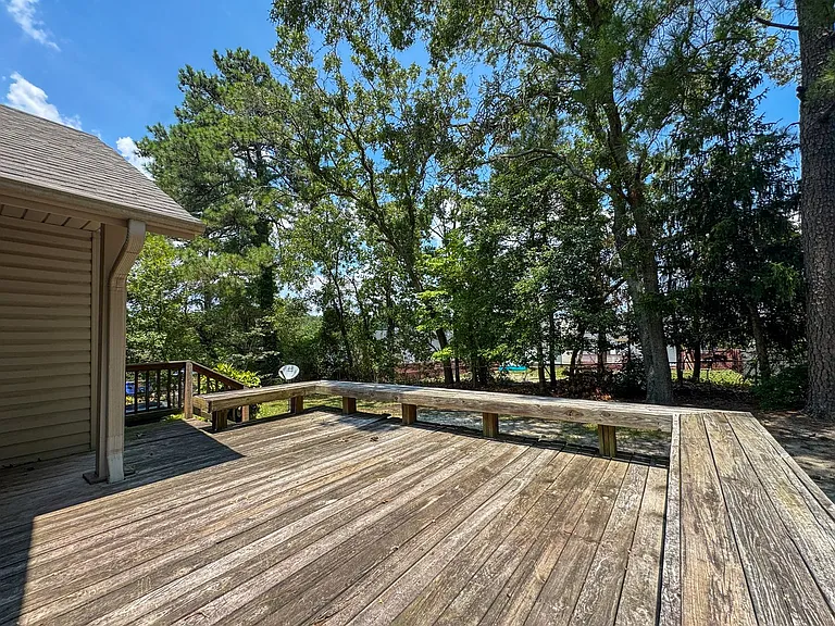 3832 Sarasota Dr — Photo 14