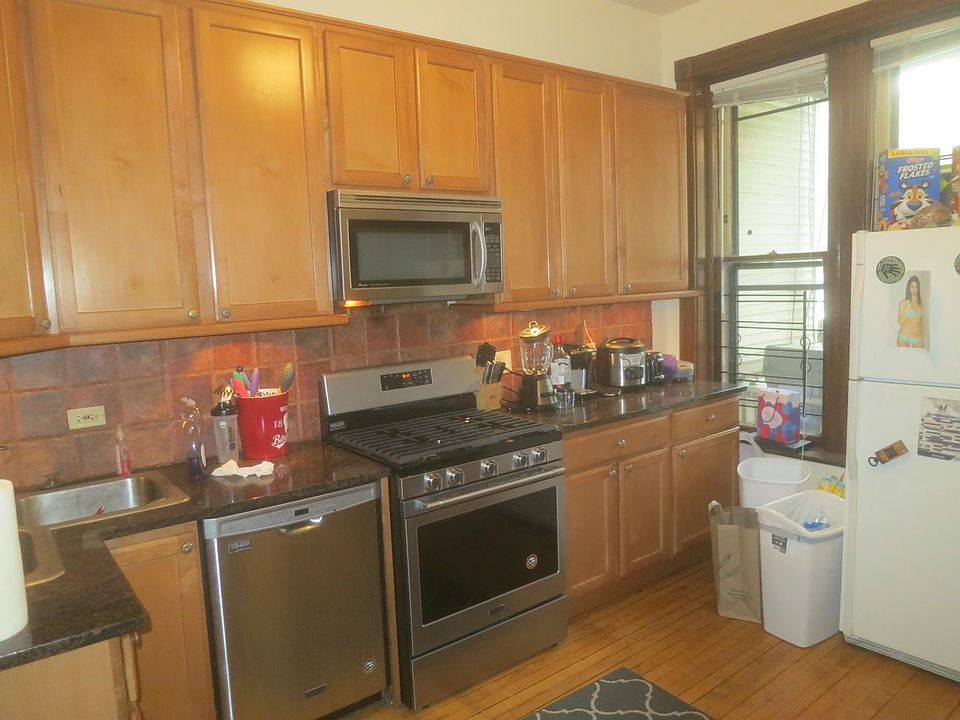 1st image of 833 W Newport Ave #2