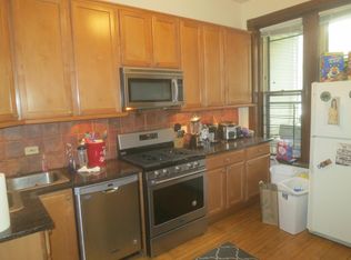 833 W Newport Ave #2, Chicago, IL 60657