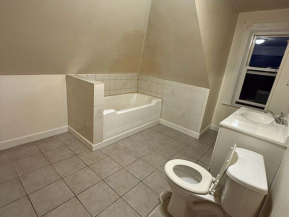 2nd image of 31 Sidney St #4