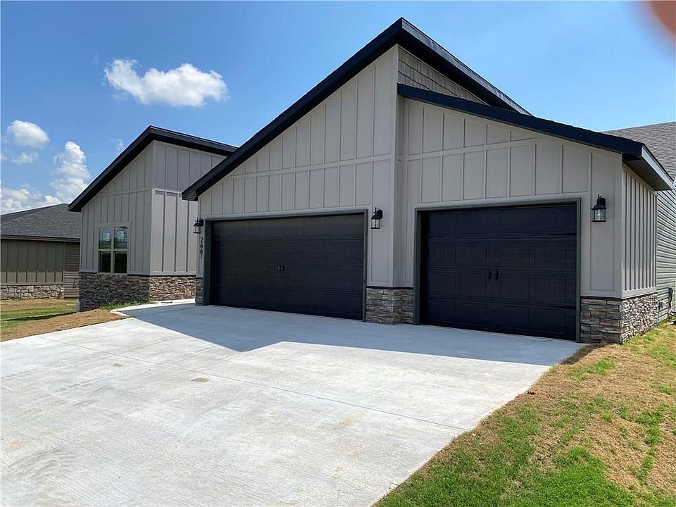 1st image of 2667 N Justin Dr