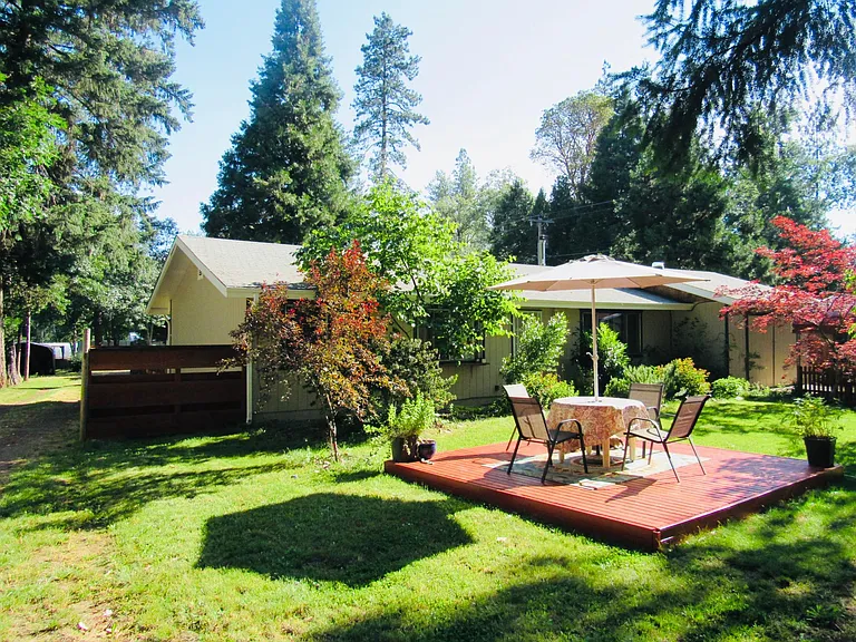 Front house...Apartment-Studio is located in the middle of property with plenty of private areas and space