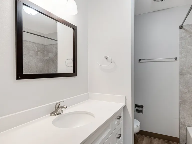 423 Monroe St — Photo 12