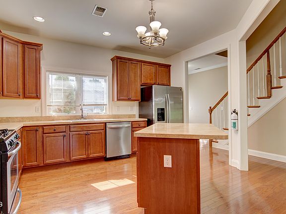 3rd image of 153 Birch Avenue