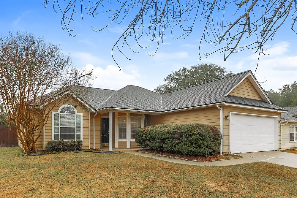 3 bed, 2.0 bath, 1467 sqft, $2,520 — Photo 3