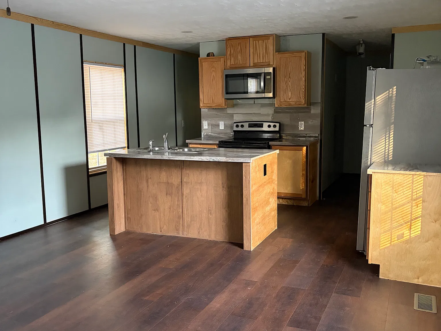 3 bed, 1280 sqft, $1,200 — Photo 4