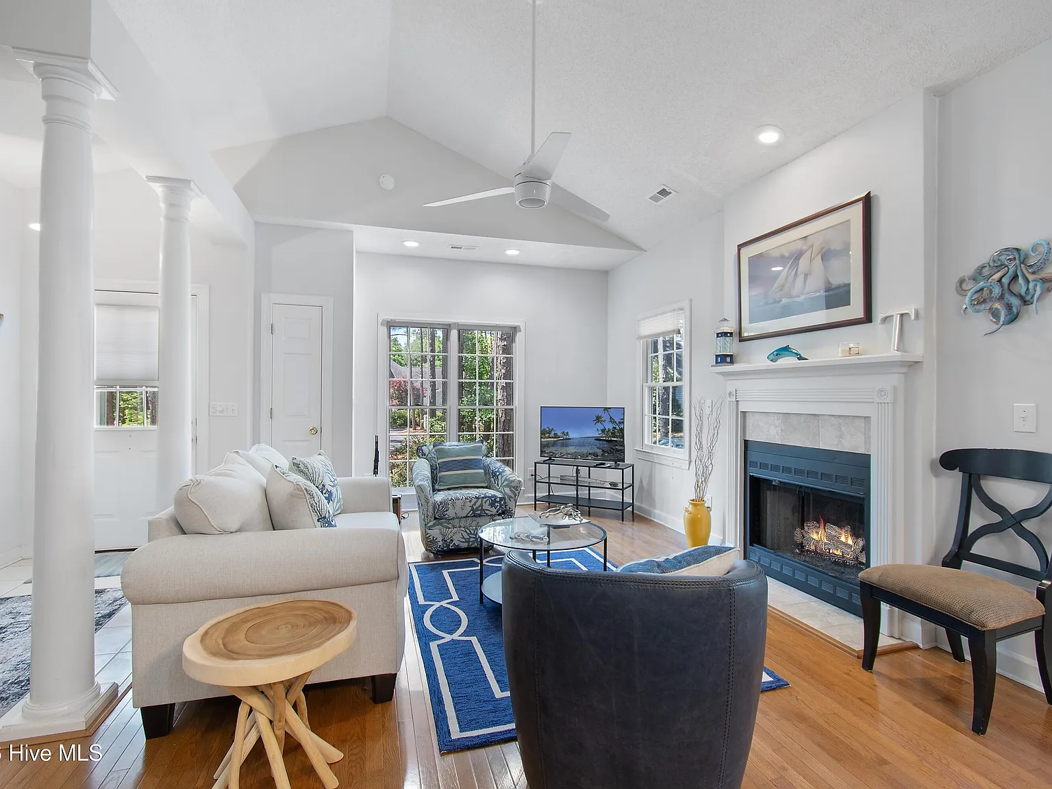 2 bed, 2.0 bath, $2,700 — Photo 4