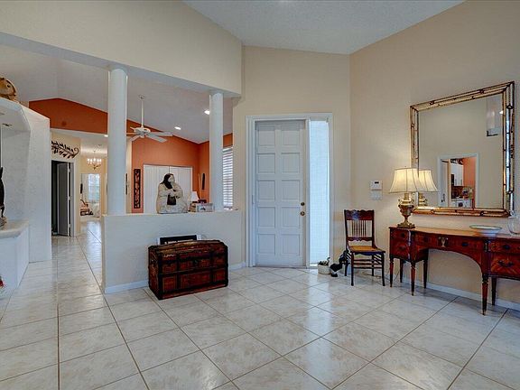4th image of 4542 Carlton Golf Drive