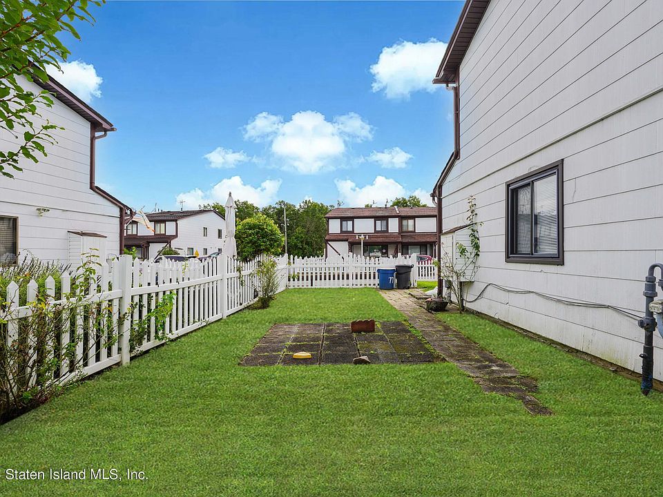 2nd image of 77 Parkview Loop