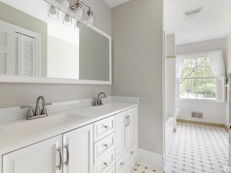 4600 Joyner Pl — Photo 12