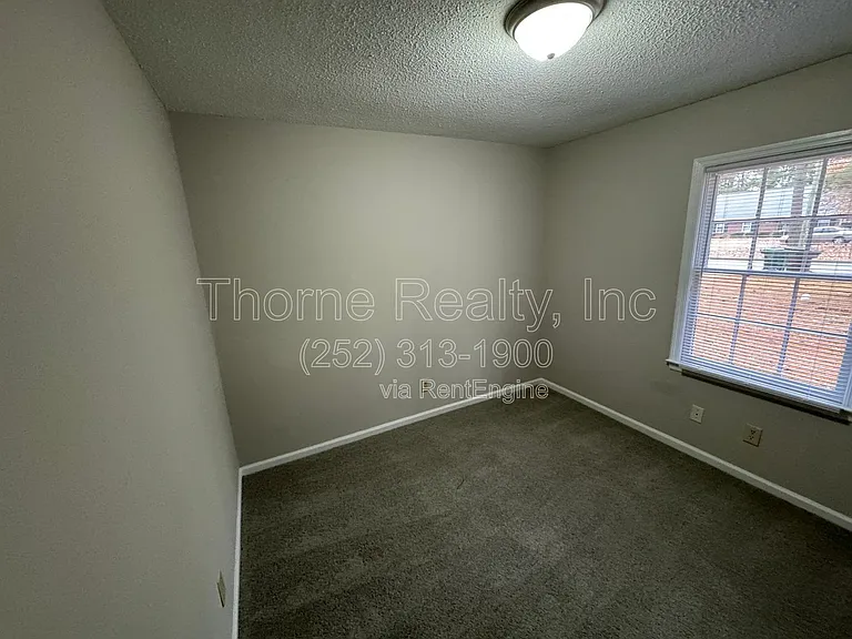 2257 Sherwood Ave — Photo 12