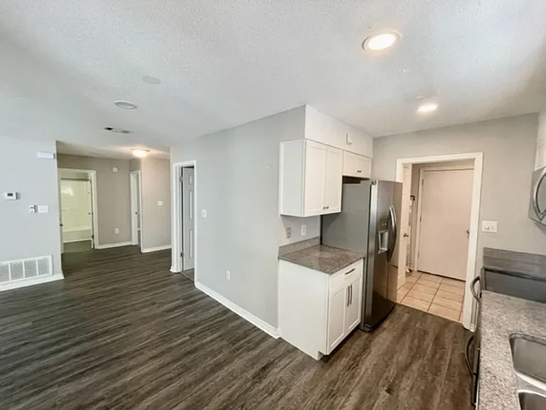 815 Boulevard De Lorleans — Photo 12