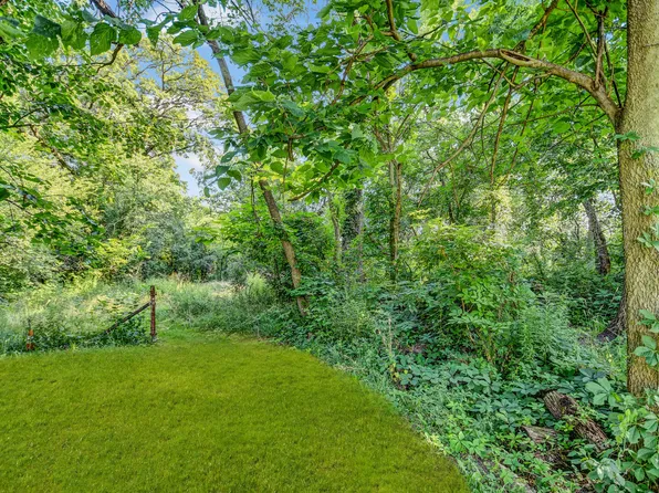 7R3 Country Club Dr, Midlothian, IL 60445