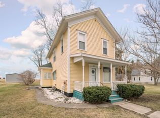 516 W Chestnut St, Compton, IL 61318