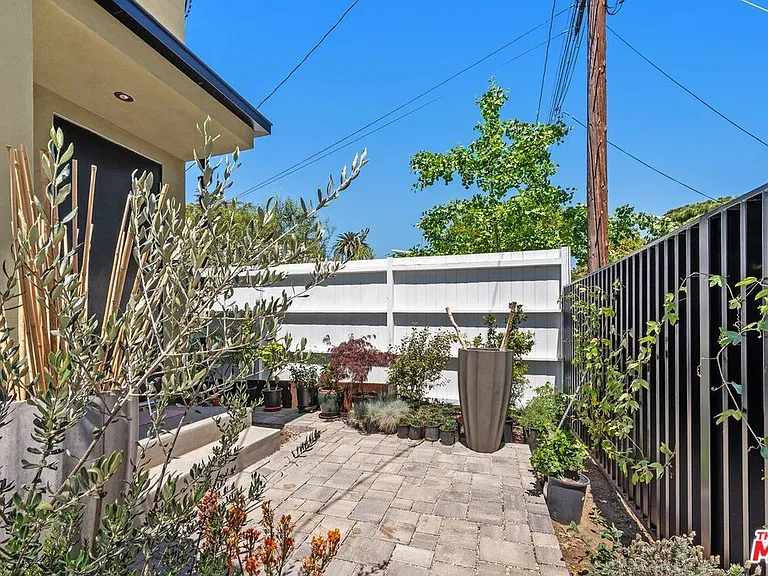 2202 Washington Ave #B — Photo 2