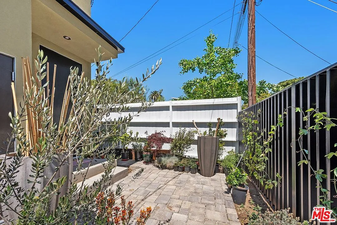 Building Photo - 2202 Washington Ave #A