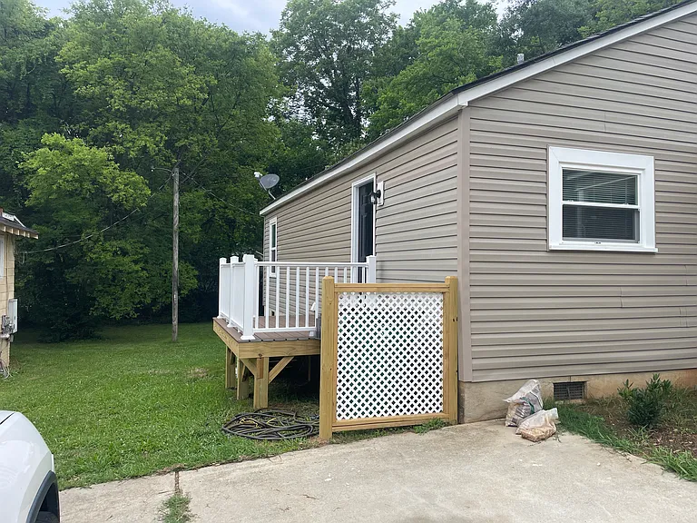 1613 Seigle Ave — Photo 15