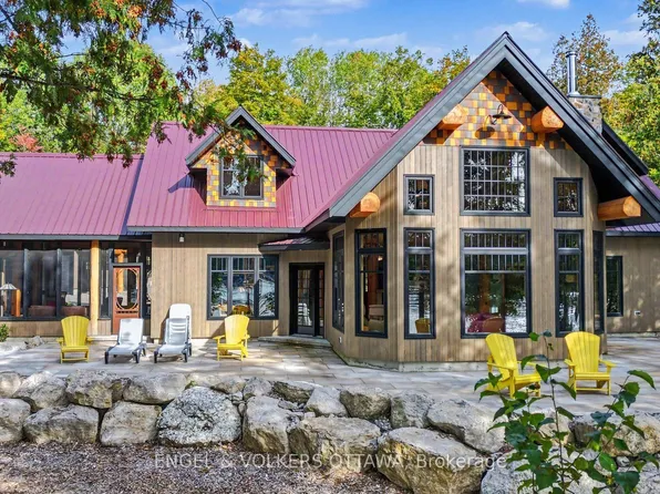 311 Clem Trl, Whitewater Region, ON K0J 2L0