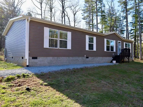 151 Field Sparrow Ln, Hendersonville, NC 28792