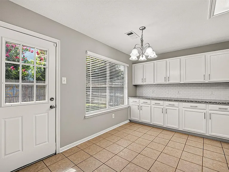 2902 Burgess Hill Ct — Photo 18