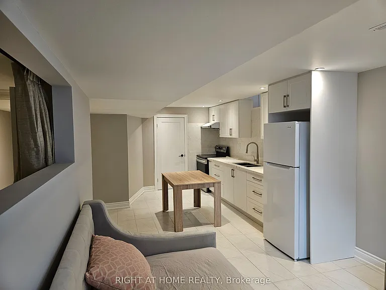 121 Badessa Cir #LOWER — Photo 5