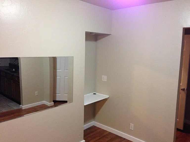 2804 N Robinson Ave — Photo 5