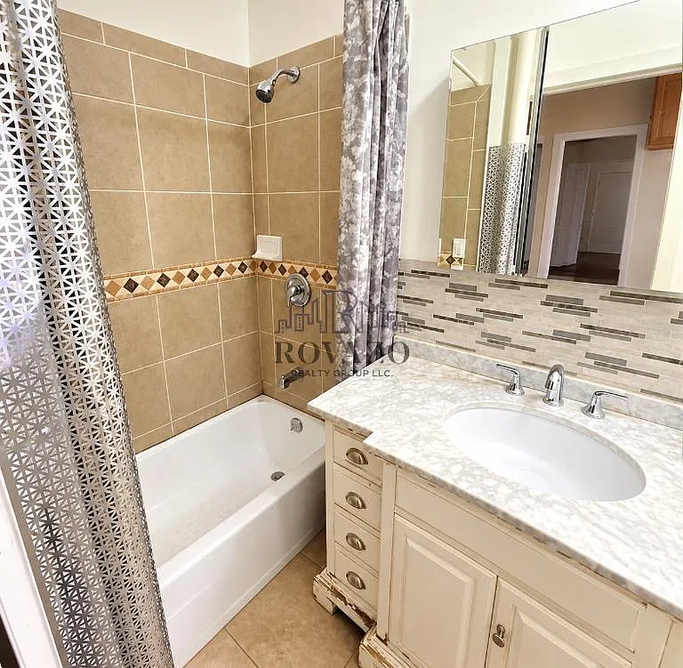 Studio, 500 sqft, $1,200 — Photo 2