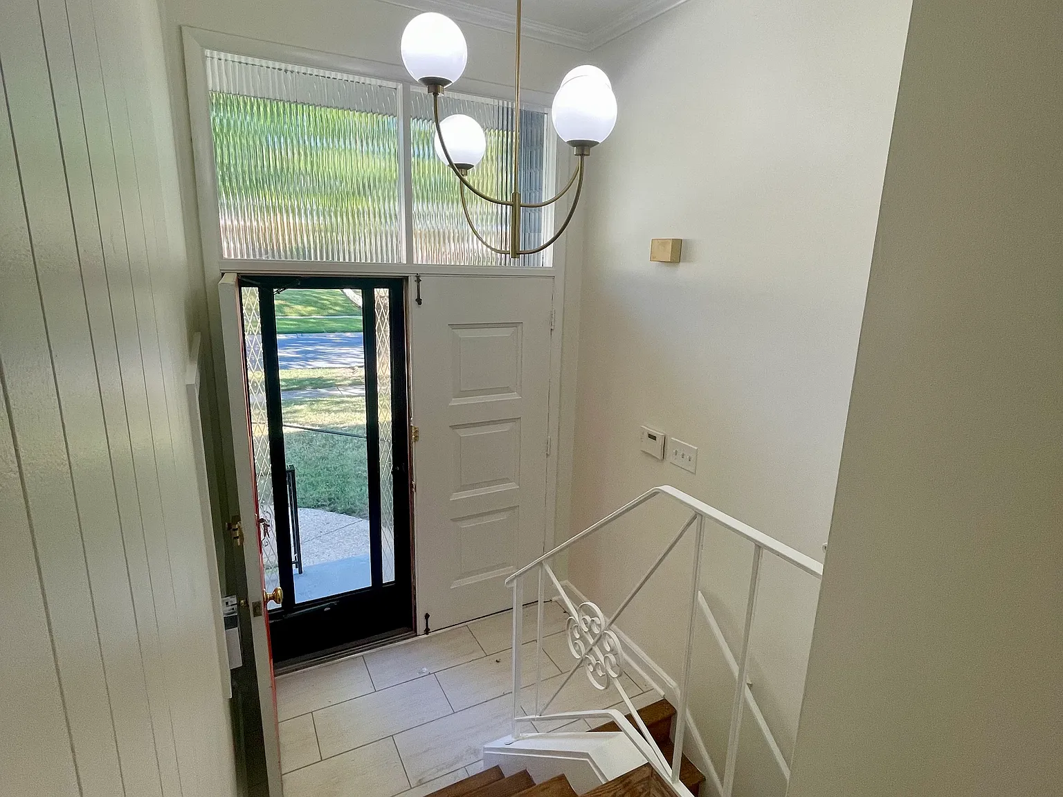 3 bed, 1776 sqft, $3,300 — Photo 2