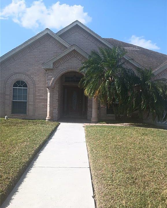 1st image of 521 E Arapaho Ave