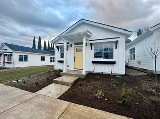 581 Coffee Ln, Ashland, OR