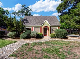 605 West St, Sealy, TX 77474