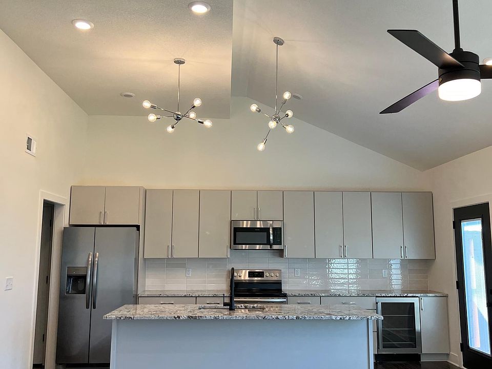 107 Oakwood Ct, Raymore, MO 64083 Zillow