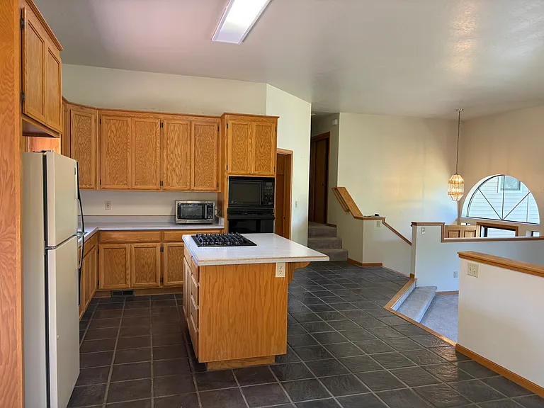 939 Fairway Ct — Photo 11