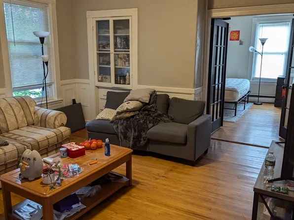 7 Clifton St, Worcester, MA 01610