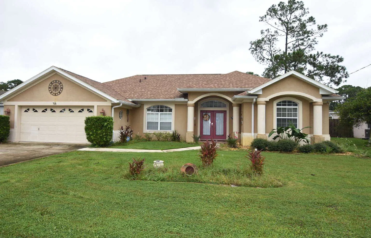 3 bed, 2.0 bath, 2194 sqft, $3,200 — Photo 1