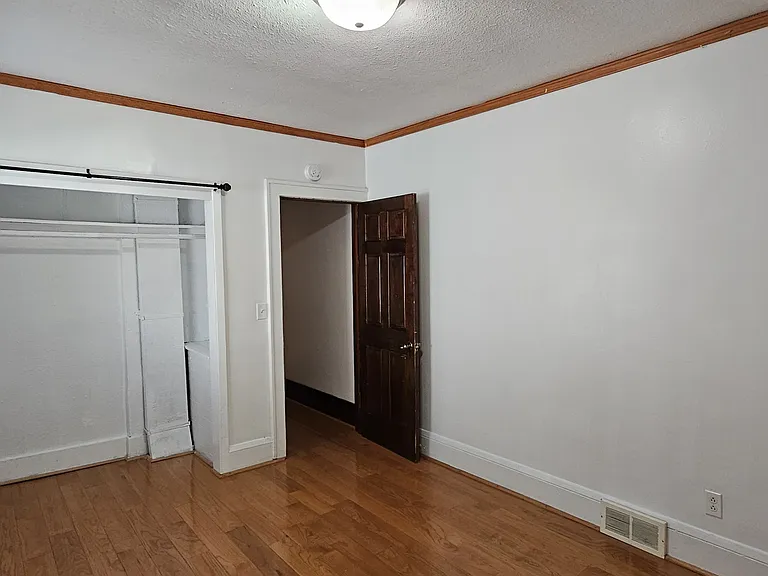 1123 Edmund Ave — Photo 18