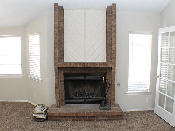 5th image of 637 Bristol Dr