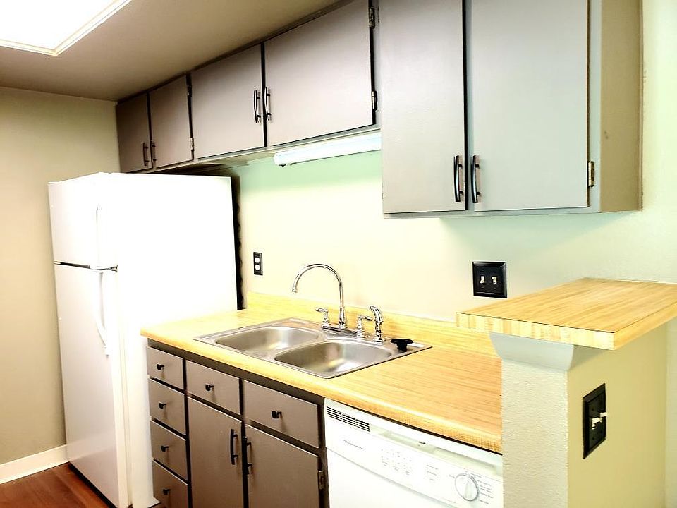 2nd image of 14132 E Colorado Dr Unit 103