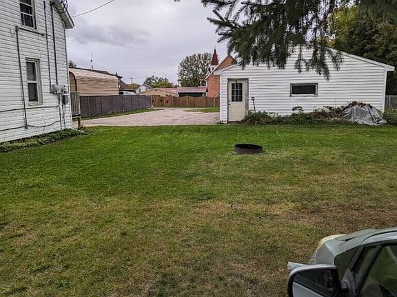 3rd image of 125 Colburn St