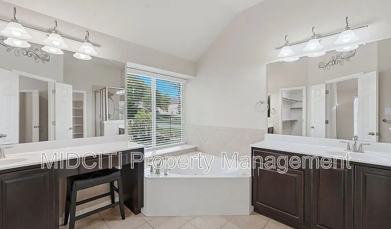 842 Santa Cruz — Photo 34