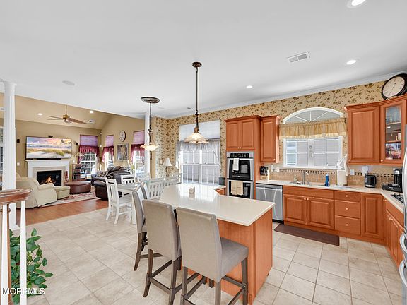 5th image of 21 Jumping Brook Drive